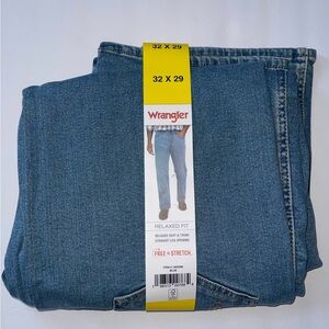 Wrangler Relaxed Fit Light Blue Jeans (32x29)